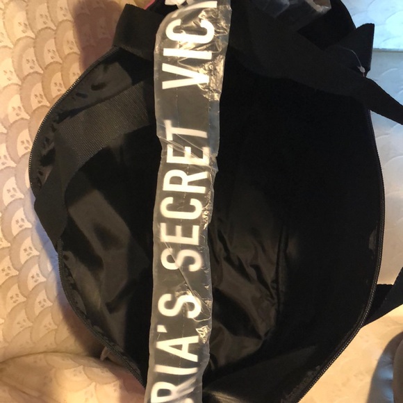 Victoria’s Secret large tote/travel/gym bag - Picture 2 of 4